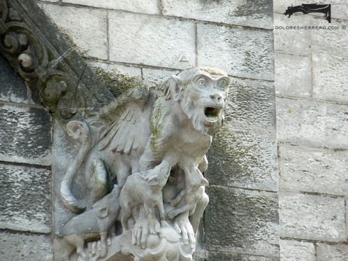 Gárgola narrativa de la Catedral de Cork (Irlanda).