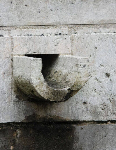 Gárgola geométrica del Château Royal de Blois (Francia).