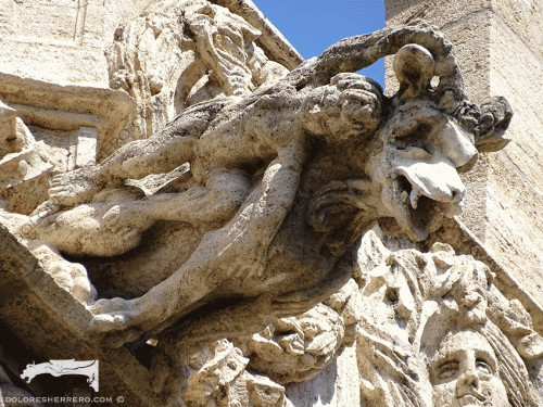 Gargoyle from the Lonja de Valencia. It is a demon.