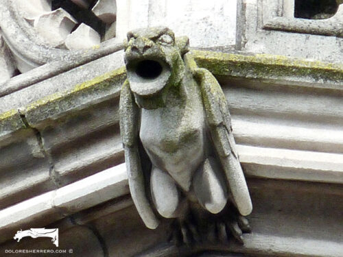 Gárgola del Palacio Provincial de Brujas (Bélgica). Es un monstruo animal.