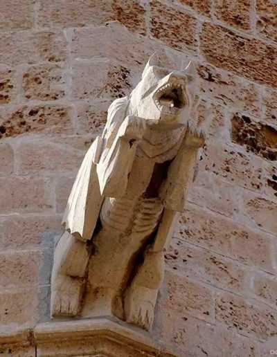 demonio en gárgolas
