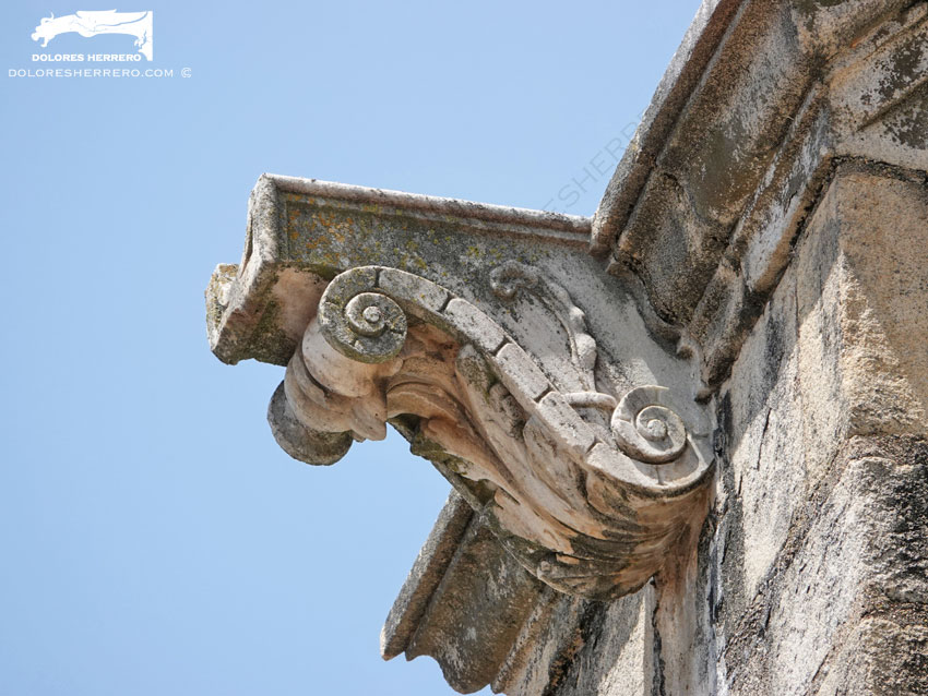 Gárgolas de la Iglesia de Nuestra Señora de la Asunción de Aroche (Huelva) 18 Gárgola geométrica de la Iglesia de Nuestra Señora de la Asunción de Aroche (Huelva).