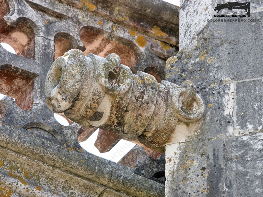 Gárgolas de la Iglesia de Nuestra Señora de la Asunción de Aroche (Huelva) 28 Gárgola del Monasterio de los Jerónimos de Lisboa (Portugal). Es un cañón.